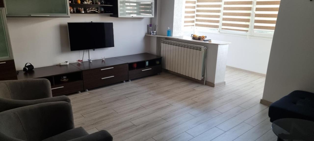 Ilona Apartament 3 Camere Ramnicu Valcea Ngoại thất bức ảnh