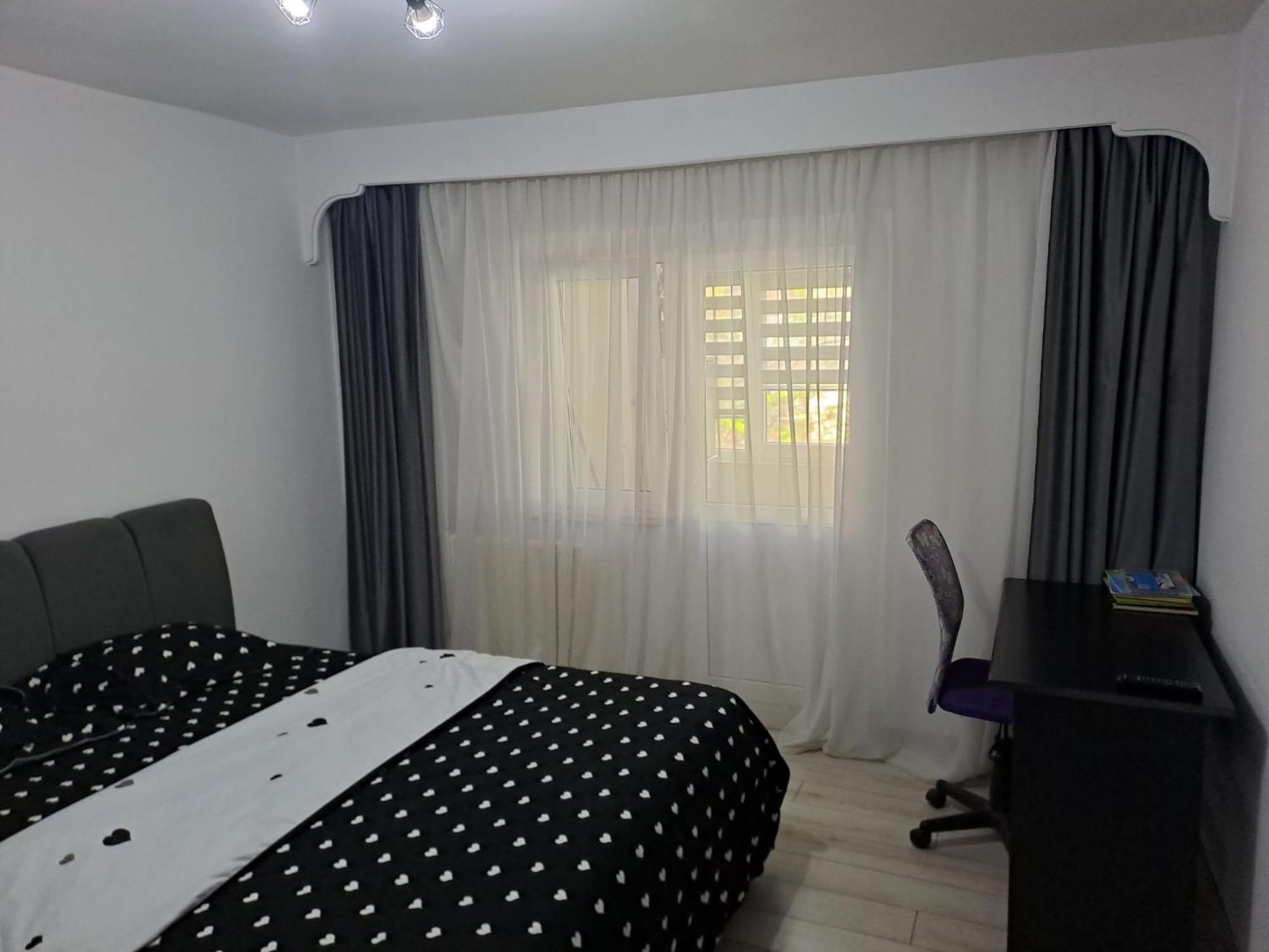 Ilona Apartament 3 Camere Ramnicu Valcea Ngoại thất bức ảnh
